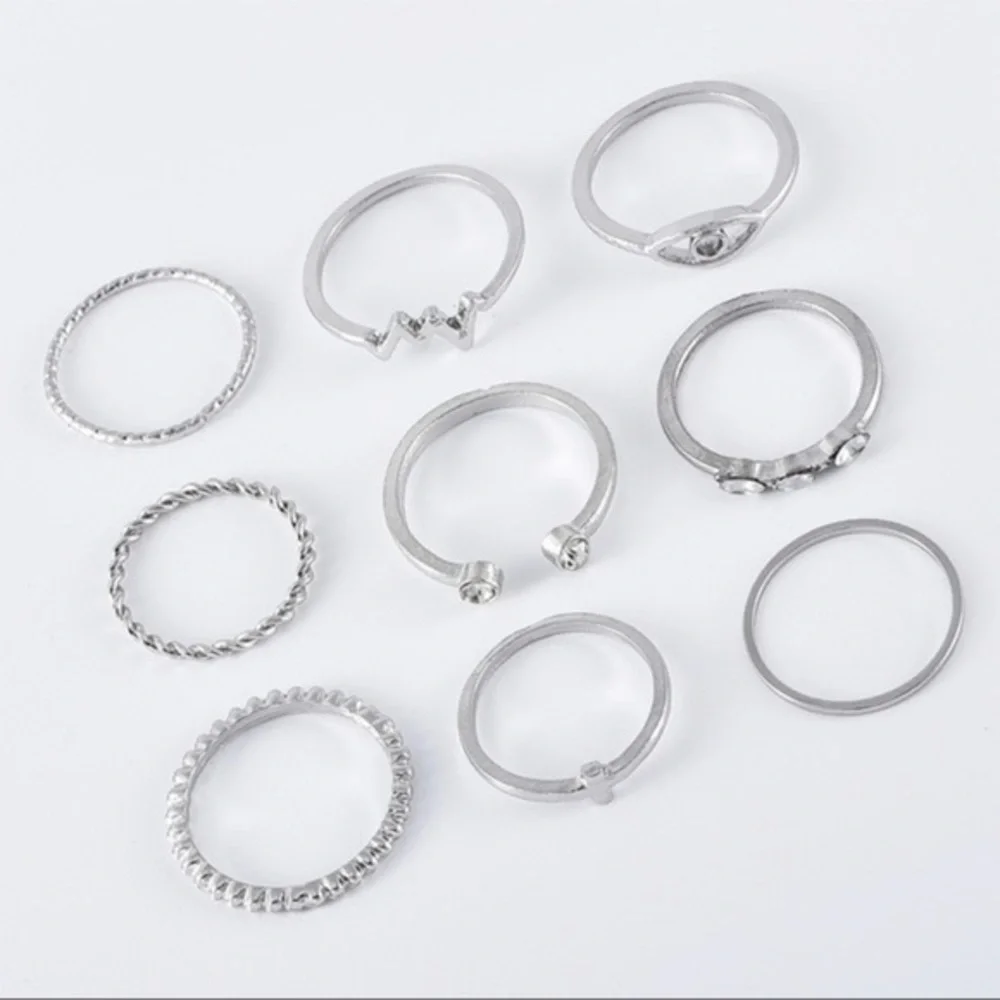 3/$30 🤍 Dainty Ring Set